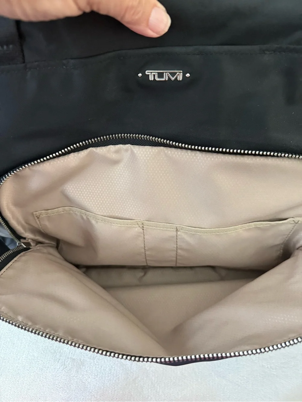 Tumi Voyageur Classic 17.0” WEEKENDER DUFFEL Bag - BLACK w/ SILVER